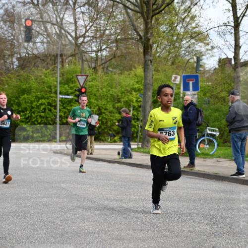 12.04.2026 - 45. Internationalen Wilhelmsburger Insellauf J. Mangold http://msf.ph/oto/9508374 12.04.2026 12:52:49 Ziel 4346, 5763, 2896, 5621, 4879, 4891, 5127, 2218, 4183, 3749, 3160, 5628, 5447, 5464, 5358 meine-sportfotos.de