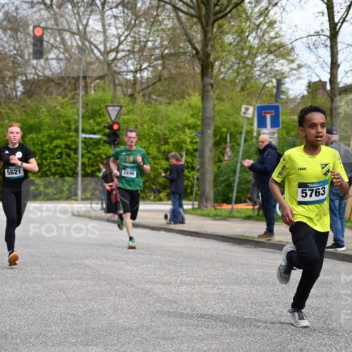 12.04.2026 - 45. Internationalen Wilhelmsburger Insellauf J. Mangold http://msf.ph/oto/9508378 12.04.2026 12:52:49 Ziel 4346, 5763, 2896, 5621, 4879, 4891, 5127, 2218, 4183, 3749, 3160, 5628, 5447, 5464, 5358 meine-sportfotos.de