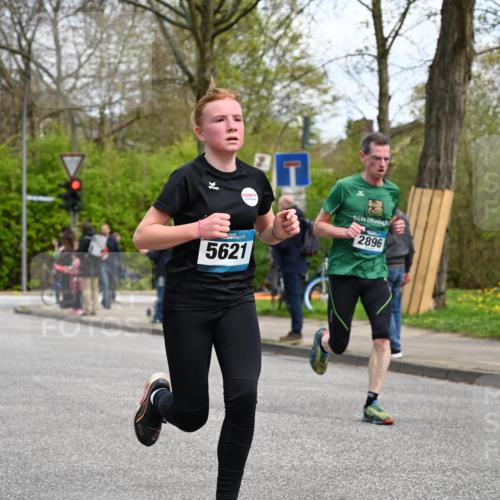 12.04.2026 - 45. Internationalen Wilhelmsburger Insellauf J. Mangold http://msf.ph/oto/9508397 12.04.2026 12:52:51 Ziel 5763, 2896, 5621, 4879, 4891, 5127, 2218, 4183, 3749, 3160, 5628, 5447, 5628, 5447, 5464, 5358 meine-sportfotos.de