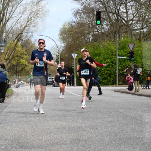 12.04.2026 - 45. Internationalen Wilhelmsburger Insellauf J. Mangold http://msf.ph/oto/9508427 12.04.2026 12:53:04 Ziel 5763, 2896, 5621, 4879, 4891, 5127, 2218, 4183, 3749, 3160, 5628, 5447, 5464, 5358, 3293, 4317 meine-sportfotos.de