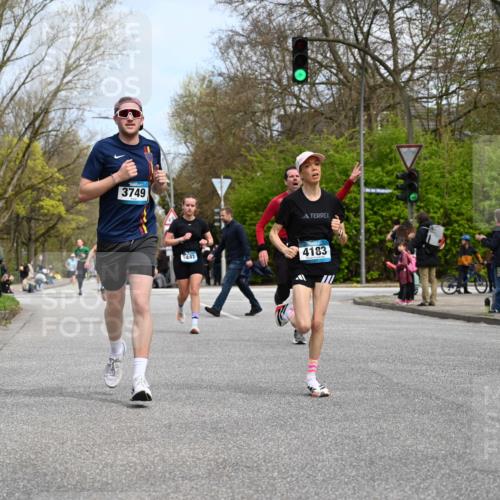 12.04.2026 - 45. Internationalen Wilhelmsburger Insellauf J. Mangold http://msf.ph/oto/9508433 12.04.2026 12:53:04 Ziel 5763, 2896, 5621, 4879, 4891, 5127, 2218, 4183, 3749, 3160, 5628, 5447, 5464, 5358, 3293, 4317 meine-sportfotos.de