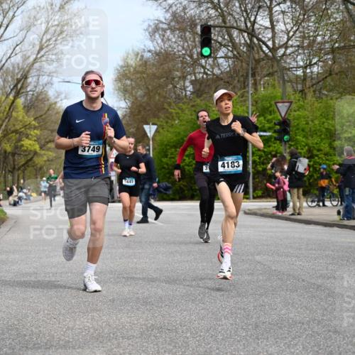 12.04.2026 - 45. Internationalen Wilhelmsburger Insellauf J. Mangold http://msf.ph/oto/9508435 12.04.2026 12:53:05 Ziel 5763, 2896, 5621, 4879, 4891, 5127, 2218, 4183, 3749, 3160, 5628, 5447, 5464, 5358, 3293, 4317, 5227 meine-sportfotos.de