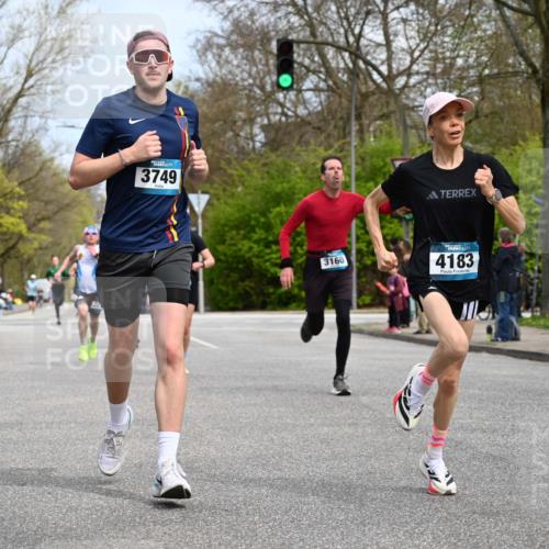 12.04.2026 - 45. Internationalen Wilhelmsburger Insellauf J. Mangold http://msf.ph/oto/9508442 12.04.2026 12:53:05 Ziel 5763, 2896, 5621, 4879, 4891, 5127, 2218, 4183, 3749, 3160, 5628, 5447, 5464, 5358, 3293, 4317, 5227 meine-sportfotos.de