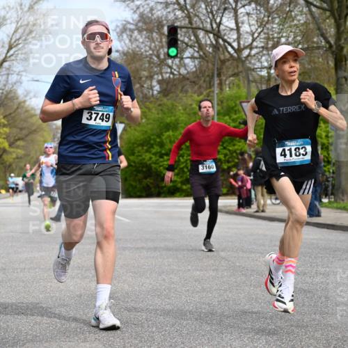 12.04.2026 - 45. Internationalen Wilhelmsburger Insellauf J. Mangold http://msf.ph/oto/9508443 12.04.2026 12:53:05 Ziel 5763, 2896, 5621, 4879, 4891, 5127, 2218, 4183, 3749, 3160, 5628, 5447, 5464, 5358, 3293, 4317, 5227 meine-sportfotos.de