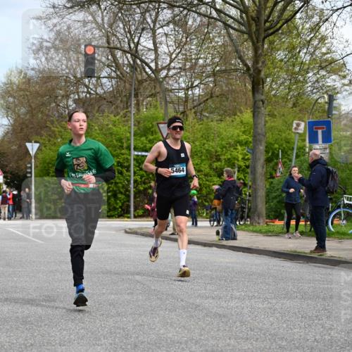12.04.2026 - 45. Internationalen Wilhelmsburger Insellauf J. Mangold http://msf.ph/oto/9508459 12.04.2026 12:53:13 Ziel 5127, 2218, 4183, 3749, 3160, 5628, 5447, 5464, 5358, 3293, 4317, 5227, 3294, 3520, 5143, 5754, 4592, 4455, 4037 meine-sportfotos.de