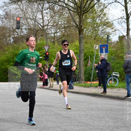 12.04.2026 - 45. Internationalen Wilhelmsburger Insellauf J. Mangold http://msf.ph/oto/9508464 12.04.2026 12:53:13 Ziel 5127, 2218, 4183, 3749, 3160, 5628, 5447, 5464, 5358, 3293, 4317, 5227, 3294, 3520, 5143, 5754, 4592, 4455, 4037 meine-sportfotos.de