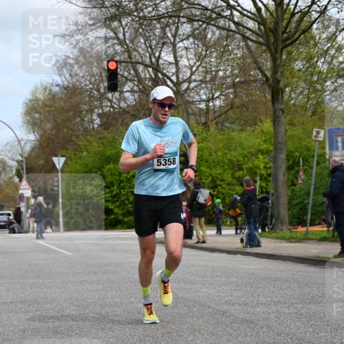 12.04.2026 - 45. Internationalen Wilhelmsburger Insellauf J. Mangold http://msf.ph/oto/9508475 12.04.2026 12:53:19 Ziel 4183, 3749, 3160, 5628, 5447, 5464, 5358, 3293, 4317, 5227, 3294, 3520, 5143, 5754, 4592, 4455, 4037, 5784, 5785, 4658 meine-sportfotos.de