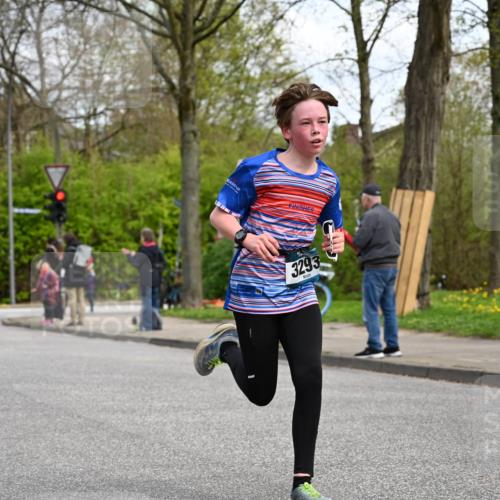 12.04.2026 - 45. Internationalen Wilhelmsburger Insellauf J. Mangold http://msf.ph/oto/9508499 12.04.2026 12:53:34 Ziel 3293, 4317, 5227, 3294, 3520, 5143, 5754, 4592, 4592, 4455, 4037, 5784, 5785, 4658, 5787, 5787, 3254, 5788, 3000, 4823 meine-sportfotos.de