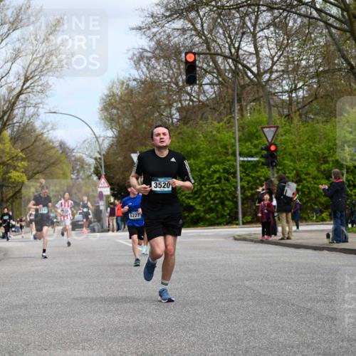 12.04.2026 - 45. Internationalen Wilhelmsburger Insellauf J. Mangold http://msf.ph/oto/9508508 12.04.2026 12:53:36 Ziel 3293, 4317, 5227, 3294, 3520, 5143, 5754, 4592, 4455, 4037, 5784, 5785, 4658, 5787, 3254, 3254, 5788, 3000, 4823 meine-sportfotos.de