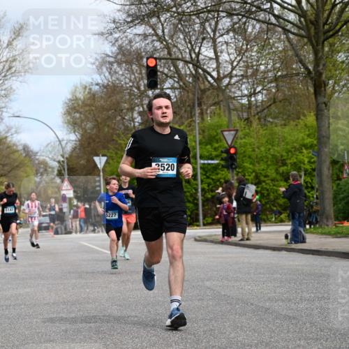 12.04.2026 - 45. Internationalen Wilhelmsburger Insellauf J. Mangold http://msf.ph/oto/9508515 12.04.2026 12:53:36 Ziel 3293, 4317, 5227, 3294, 3520, 5143, 5754, 4592, 4455, 4037, 5784, 5785, 4658, 5787, 3254, 3254, 5788, 3000, 4823 meine-sportfotos.de
