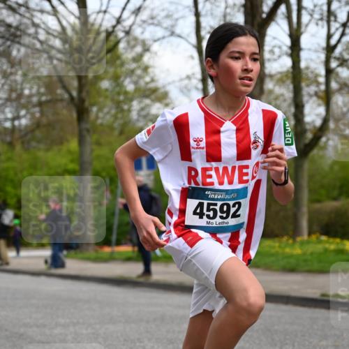 12.04.2026 - 45. Internationalen Wilhelmsburger Insellauf J. Mangold http://msf.ph/oto/9508559 12.04.2026 12:53:42 Ziel 3293, 4317, 5227, 3294, 3520, 5143, 5754, 4592, 4455, 4037, 5784, 5785, 4658, 4658, 5787, 3254, 5788, 3000, 4823, 5743, 4924 meine-sportfotos.de