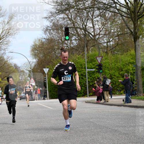 12.04.2026 - 45. Internationalen Wilhelmsburger Insellauf J. Mangold http://msf.ph/oto/9508562 12.04.2026 12:53:43 Ziel 3293, 4317, 5227, 3294, 3520, 5143, 5754, 4592, 4455, 4037, 5784, 5785, 4658, 5787, 3254, 5788, 3000, 4823, 5743, 4924 meine-sportfotos.de