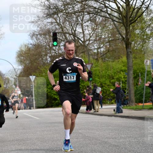 12.04.2026 - 45. Internationalen Wilhelmsburger Insellauf J. Mangold http://msf.ph/oto/9508567 12.04.2026 12:53:43 Ziel 3293, 4317, 5227, 3294, 3520, 5143, 5754, 4592, 4455, 4037, 5784, 5785, 4658, 5787, 3254, 5788, 3000, 4823, 5743, 4924 meine-sportfotos.de