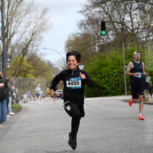 12.04.2026 - 45. Internationalen Wilhelmsburger Insellauf J. Mangold http://msf.ph/oto/9508573 12.04.2026 12:53:44 Ziel 3293, 4317, 5227, 3294, 3520, 5143, 5754, 4592, 4455, 4037, 5784, 5785, 4658, 5787, 3254, 5788, 3000, 4823, 5743, 4924 meine-sportfotos.de