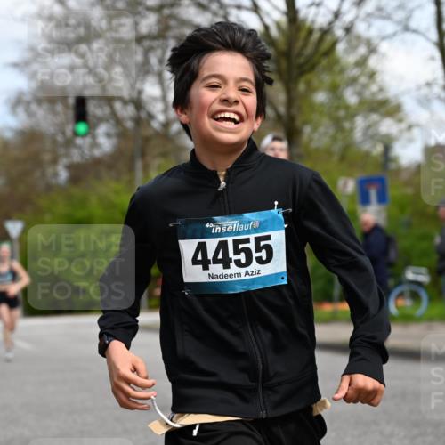 12.04.2026 - 45. Internationalen Wilhelmsburger Insellauf J. Mangold http://msf.ph/oto/9508582 12.04.2026 12:53:45 Ziel 3293, 4317, 5227, 3294, 3520, 5143, 5754, 4592, 4455, 4037, 5784, 5785, 4658, 5787, 3254, 5788, 3000, 4823, 3000, 4823, 5743, 4924, 5630, 5858 meine-sportfotos.de