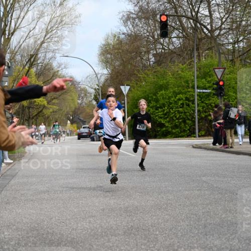 12.04.2026 - 45. Internationalen Wilhelmsburger Insellauf J. Mangold http://msf.ph/oto/9508620 12.04.2026 12:53:57 Ziel 5143, 5754, 4592, 4455, 4037, 5784, 5785, 4658, 5787, 3254, 5788, 3000, 4823, 3000, 4823, 5743, 4924, 5630, 5858, 5630, 5858, 3661, 2852, 2085, 5016 meine-sportfotos.de