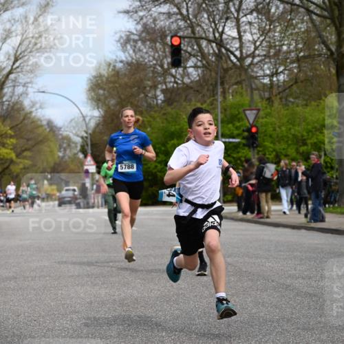 12.04.2026 - 45. Internationalen Wilhelmsburger Insellauf J. Mangold http://msf.ph/oto/9508628 12.04.2026 12:53:57 Ziel 5143, 5754, 4592, 4455, 4037, 5784, 5785, 4658, 5787, 3254, 5788, 3000, 4823, 3000, 4823, 5743, 4924, 5630, 5858, 5630, 5858, 3661, 2852, 2085, 5016 meine-sportfotos.de