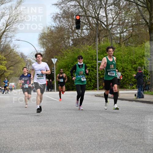 12.04.2026 - 45. Internationalen Wilhelmsburger Insellauf J. Mangold http://msf.ph/oto/9508661 12.04.2026 12:54:09 Ziel 5787, 3254, 5788, 3000, 4823, 5743, 4924, 5630, 5858, 5630, 5858, 3661, 2852, 2085, 5016, 3157, 5283 meine-sportfotos.de