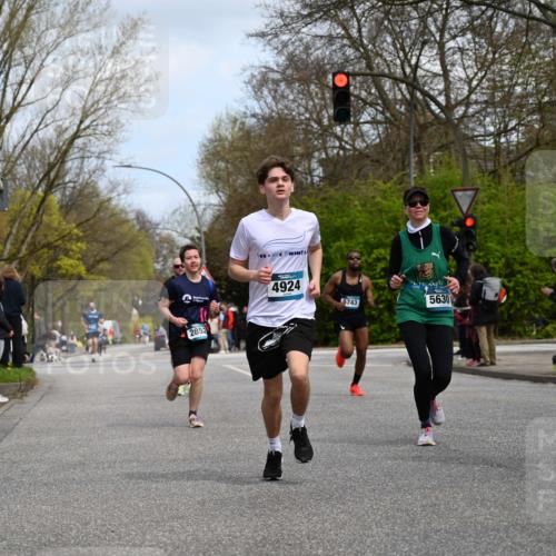 12.04.2026 - 45. Internationalen Wilhelmsburger Insellauf J. Mangold http://msf.ph/oto/9508668 12.04.2026 12:54:10 Ziel 5787, 3254, 5788, 3000, 4823, 5743, 4924, 5630, 5858, 3661, 2852, 3661, 2852, 2085, 5016, 3157, 5283, 3163, 4472 meine-sportfotos.de