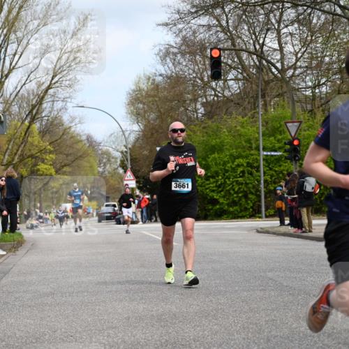 12.04.2026 - 45. Internationalen Wilhelmsburger Insellauf J. Mangold http://msf.ph/oto/9508683 12.04.2026 12:54:13 Ziel 3254, 5788, 3000, 4823, 5743, 4924, 5630, 5858, 3661, 2852, 2085, 5016, 3157, 5283, 3163, 4472, 5478 meine-sportfotos.de