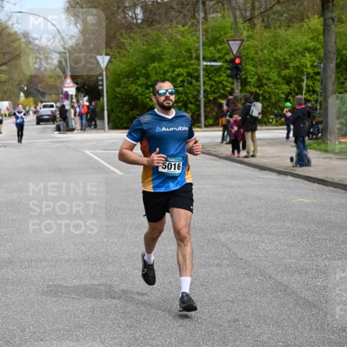 12.04.2026 - 45. Internationalen Wilhelmsburger Insellauf J. Mangold http://msf.ph/oto/9508699 12.04.2026 12:54:21 Ziel 3000, 4823, 5743, 4924, 5630, 5858, 3661, 2852, 2085, 5016, 3157, 5283, 3163, 4472, 5478, 5513, 5296 meine-sportfotos.de