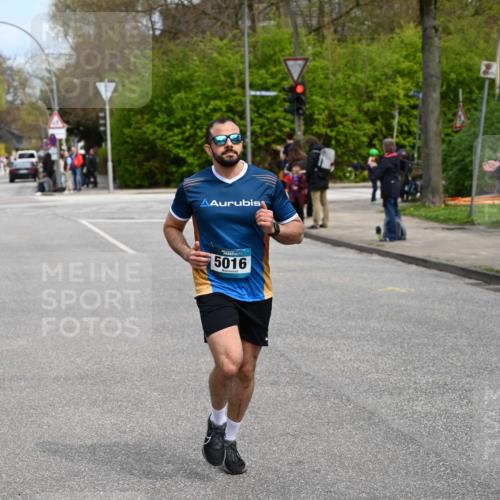 12.04.2026 - 45. Internationalen Wilhelmsburger Insellauf J. Mangold http://msf.ph/oto/9508702 12.04.2026 12:54:21 Ziel 3000, 4823, 5743, 4924, 5630, 5858, 3661, 2852, 2085, 5016, 3157, 5283, 3163, 4472, 5478, 5513, 5296 meine-sportfotos.de