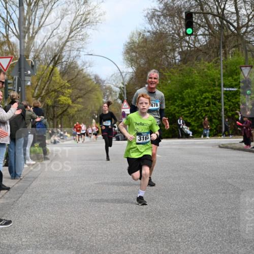 12.04.2026 - 45. Internationalen Wilhelmsburger Insellauf J. Mangold http://msf.ph/oto/9508716 12.04.2026 12:54:37 Ziel 5016, 3157, 5283, 3163, 4472, 5478, 5513, 5296, 4570, 3302, 2235, 3899, 3300, 5213, 3300, 5213, 3411, 4041, 5086, 5087, 4079, 4678, 3177 meine-sportfotos.de