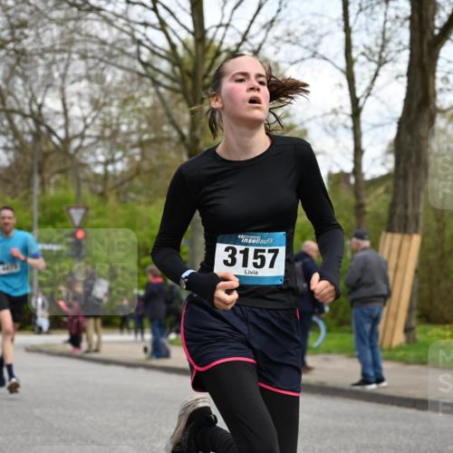 12.04.2026 - 45. Internationalen Wilhelmsburger Insellauf J. Mangold http://msf.ph/oto/9508740 12.04.2026 12:54:41 Ziel 5016, 3157, 5283, 3163, 4472, 5478, 5513, 5513, 5296, 4570, 3302, 2235, 3899, 3300, 5213, 3411, 3411, 4041, 5086, 5087, 4079, 4678, 3177 meine-sportfotos.de