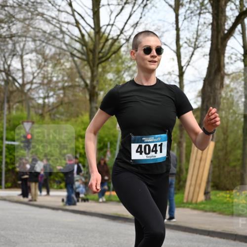 12.04.2026 - 45. Internationalen Wilhelmsburger Insellauf J. Mangold http://msf.ph/oto/9508774 12.04.2026 12:55:03 Ziel 5513, 5296, 4570, 3302, 2235, 3899, 3300, 5213, 3411, 4041, 5086, 5087, 4079, 4678, 3177, 5119, 2737, 2820, 5109, 5361, 4811 meine-sportfotos.de