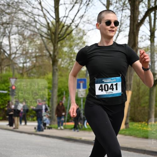 12.04.2026 - 45. Internationalen Wilhelmsburger Insellauf J. Mangold http://msf.ph/oto/9508775 12.04.2026 12:55:03 Ziel 5513, 5296, 4570, 3302, 2235, 3899, 3300, 5213, 3411, 4041, 5086, 5087, 4079, 4678, 3177, 5119, 2737, 2820, 5109, 5361, 4811 meine-sportfotos.de