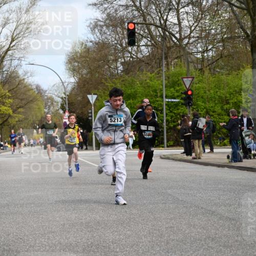 12.04.2026 - 45. Internationalen Wilhelmsburger Insellauf J. Mangold http://msf.ph/oto/9508776 12.04.2026 12:55:04 Ziel 5513, 5296, 4570, 3302, 2235, 3899, 3300, 5213, 3411, 4041, 5086, 5087, 4079, 4678, 3177, 5119, 2737, 2820, 5109, 5361, 4811 meine-sportfotos.de