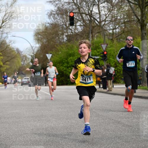 12.04.2026 - 45. Internationalen Wilhelmsburger Insellauf J. Mangold http://msf.ph/oto/9508800 12.04.2026 12:55:06 Ziel 5513, 5296, 4570, 3302, 2235, 3899, 3300, 5213, 3411, 4041, 5086, 5087, 4079, 4678, 3177, 5119, 2737, 2820, 5109, 5361, 4811, 4728 meine-sportfotos.de
