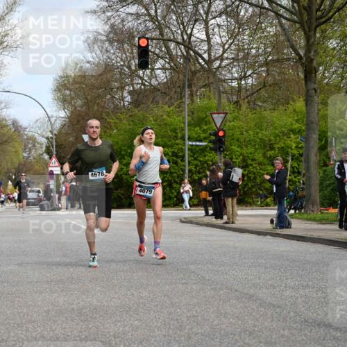 12.04.2026 - 45. Internationalen Wilhelmsburger Insellauf J. Mangold http://msf.ph/oto/9508813 12.04.2026 12:55:07 Ziel 5296, 4570, 3302, 2235, 3899, 3300, 5213, 3411, 4041, 5086, 5087, 4079, 4678, 3177, 5119, 2737, 2820, 5109, 5361, 4811, 4728 meine-sportfotos.de