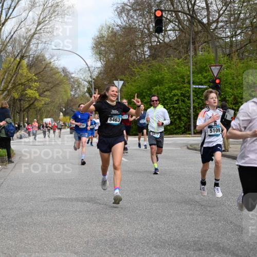 12.04.2026 - 45. Internationalen Wilhelmsburger Insellauf J. Mangold http://msf.ph/oto/9508855 12.04.2026 12:55:34 Ziel 5119, 2737, 2820, 5109, 5361, 4811, 4728, 3315, 5463, 4459, 5817, 5321, 4311, 2017, 2074, 5780, 5857, 2937, 5113, 5118, 3404, 2344, 5114, 5255, 4269, 3627 meine-sportfotos.de