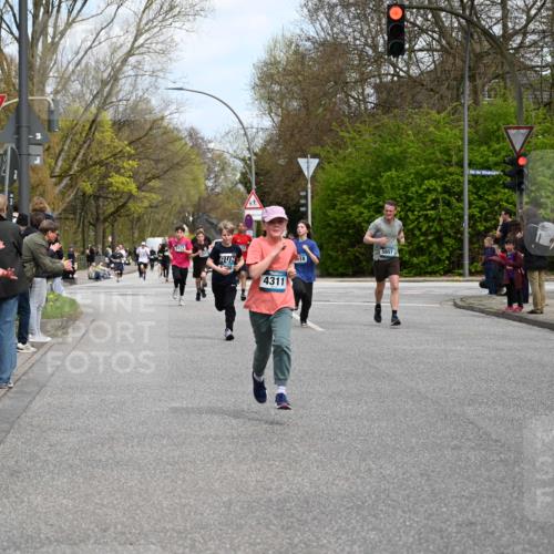 12.04.2026 - 45. Internationalen Wilhelmsburger Insellauf J. Mangold http://msf.ph/oto/9508916 12.04.2026 12:55:47 Ziel 5109, 5361, 4811, 4728, 3315, 5463, 4459, 5817, 5321, 4311, 2017, 2074, 5780, 5857, 2937, 5113, 2937, 5113, 5118, 3404, 2344, 5114, 5255, 4269, 3627, 5133, 5680, 4545, 5101, 4261, 4933 meine-sportfotos.de