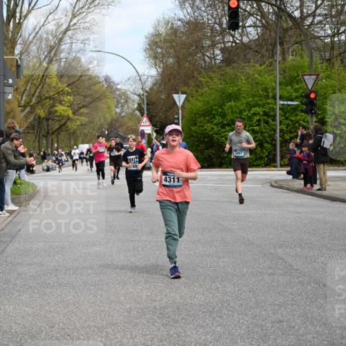 12.04.2026 - 45. Internationalen Wilhelmsburger Insellauf J. Mangold http://msf.ph/oto/9508921 12.04.2026 12:55:48 Ziel 5109, 5361, 4811, 4728, 3315, 5463, 4459, 5817, 5321, 4311, 2017, 2074, 5780, 5857, 2937, 5113, 5118, 3404, 2344, 5114, 5255, 4269, 3627, 5133, 5133, 5680, 4545, 5101, 4261, 4933 meine-sportfotos.de