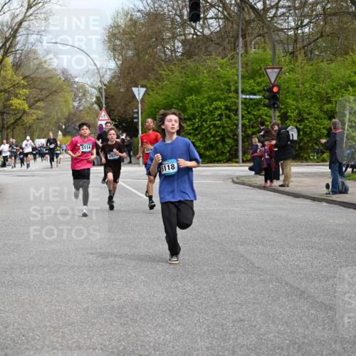 12.04.2026 - 45. Internationalen Wilhelmsburger Insellauf J. Mangold http://msf.ph/oto/9508947 12.04.2026 12:55:51 Ziel 4811, 4728, 3315, 5463, 4459, 5817, 5321, 4311, 2017, 2074, 5780, 5857, 2937, 5113, 5118, 3404, 2344, 5114, 5255, 4269, 3627, 5133, 5680, 4545, 5101, 4261, 4933, 5131, 5184 meine-sportfotos.de