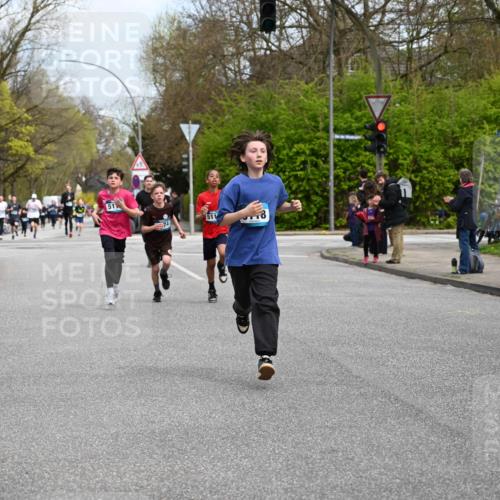 12.04.2026 - 45. Internationalen Wilhelmsburger Insellauf J. Mangold http://msf.ph/oto/9508950 12.04.2026 12:55:52 Ziel 4728, 3315, 5463, 4459, 5817, 5321, 4311, 2017, 2074, 5780, 5857, 2937, 5113, 5118, 3404, 2344, 5114, 2344, 5114, 5255, 4269, 3627, 5133, 5680, 4545, 5101, 4261, 4933, 5131, 5184 meine-sportfotos.de