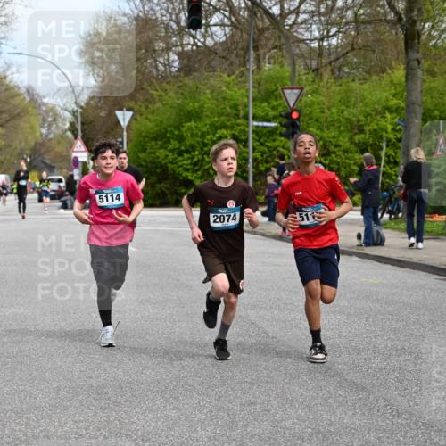 12.04.2026 - 45. Internationalen Wilhelmsburger Insellauf J. Mangold http://msf.ph/oto/9508967 12.04.2026 12:55:54 Ziel 4728, 3315, 5463, 4459, 5817, 5321, 4311, 2017, 2074, 5780, 5857, 2937, 5113, 5118, 3404, 2344, 5114, 5255, 5255, 4269, 3627, 5133, 5680, 4545, 5101, 5101, 4261, 4933, 5131, 5184, 5446, 4859, 5729 meine-sportfotos.de