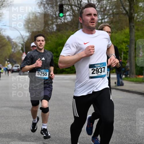 12.04.2026 - 45. Internationalen Wilhelmsburger Insellauf J. Mangold http://msf.ph/oto/9508999 12.04.2026 12:56:03 Ziel 5321, 4311, 2017, 2074, 5780, 5857, 2937, 5113, 5118, 3404, 2344, 5114, 5255, 4269, 3627, 5133, 5680, 4545, 5101, 4261, 4933, 5131, 5184, 5184, 5446, 4859, 5729, 5134, 3620, 4848, 5410, 4168, 4921, 4922 meine-sportfotos.de