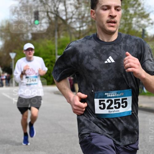 12.04.2026 - 45. Internationalen Wilhelmsburger Insellauf J. Mangold http://msf.ph/oto/9509011 12.04.2026 12:56:04 Ziel 5321, 4311, 2017, 2074, 5780, 5857, 2937, 5113, 5118, 3404, 2344, 5114, 5255, 4269, 3627, 5133, 5680, 4545, 5101, 4261, 4933, 5131, 5184, 5446, 4859, 5729, 5134, 3620, 4848, 5410, 4168, 4921, 4922, 4237 meine-sportfotos.de