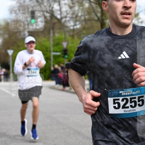 12.04.2026 - 45. Internationalen Wilhelmsburger Insellauf J. Mangold http://msf.ph/oto/9509012 12.04.2026 12:56:04 Ziel 5321, 4311, 2017, 2074, 5780, 5857, 2937, 5113, 5118, 3404, 2344, 5114, 5255, 4269, 3627, 5133, 5680, 4545, 5101, 4261, 4933, 5131, 5184, 5446, 4859, 5729, 5134, 3620, 4848, 5410, 4168, 4921, 4922, 4237 meine-sportfotos.de