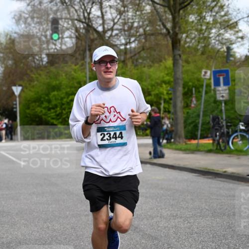 12.04.2026 - 45. Internationalen Wilhelmsburger Insellauf J. Mangold http://msf.ph/oto/9509015 12.04.2026 12:56:05 Ziel 4311, 2017, 2074, 5780, 5857, 2937, 5113, 5118, 3404, 2344, 5114, 5255, 4269, 3627, 5133, 5680, 4545, 4545, 5101, 4261, 4933, 5131, 5184, 5446, 4859, 5729, 5134, 3620, 4848, 5410, 4168, 4921, 4922, 4237, 5094 meine-sportfotos.de