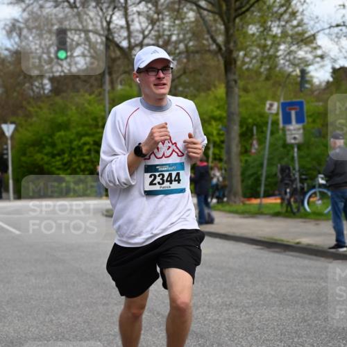12.04.2026 - 45. Internationalen Wilhelmsburger Insellauf J. Mangold http://msf.ph/oto/9509016 12.04.2026 12:56:05 Ziel 4311, 2017, 2074, 5780, 5857, 2937, 5113, 5118, 3404, 2344, 5114, 5255, 4269, 3627, 5133, 5680, 4545, 4545, 5101, 4261, 4933, 5131, 5184, 5446, 4859, 5729, 5134, 3620, 4848, 5410, 4168, 4921, 4922, 4237, 5094 meine-sportfotos.de