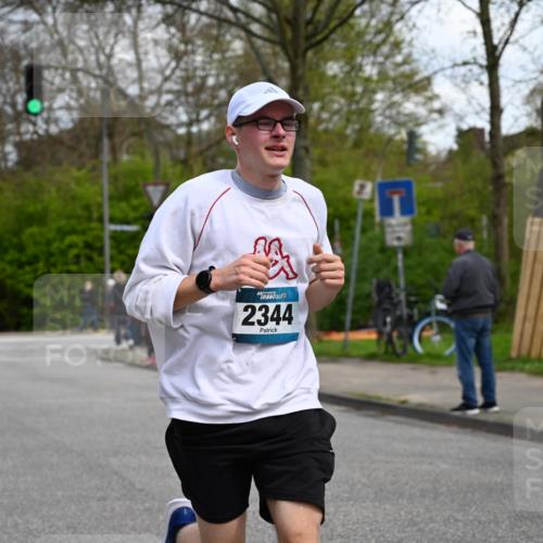 12.04.2026 - 45. Internationalen Wilhelmsburger Insellauf J. Mangold http://msf.ph/oto/9509018 12.04.2026 12:56:05 Ziel 4311, 2017, 2074, 5780, 5857, 2937, 5113, 5118, 3404, 2344, 5114, 5255, 4269, 3627, 5133, 5680, 4545, 4545, 5101, 4261, 4933, 5131, 5184, 5446, 4859, 5729, 5134, 3620, 4848, 5410, 4168, 4921, 4922, 4237, 5094 meine-sportfotos.de