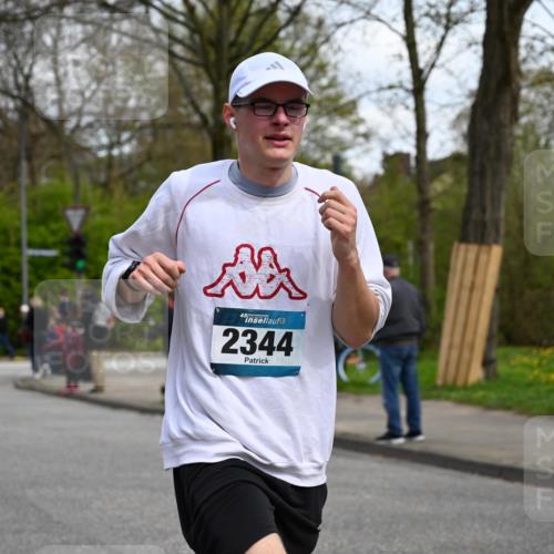 12.04.2026 - 45. Internationalen Wilhelmsburger Insellauf J. Mangold http://msf.ph/oto/9509020 12.04.2026 12:56:05 Ziel 4311, 2017, 2074, 5780, 5857, 2937, 5113, 5118, 3404, 2344, 5114, 5255, 4269, 3627, 5133, 5680, 4545, 4545, 5101, 4261, 4933, 5131, 5184, 5446, 4859, 5729, 5134, 3620, 4848, 5410, 4168, 4921, 4922, 4237, 5094 meine-sportfotos.de