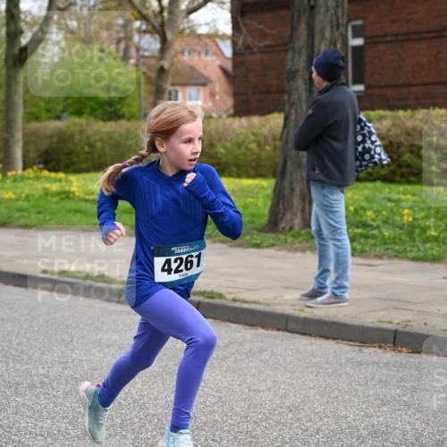 12.04.2026 - 45. Internationalen Wilhelmsburger Insellauf J. Mangold http://msf.ph/oto/9509053 12.04.2026 12:56:16 Ziel 2344, 5114, 5255, 4269, 3627, 5133, 5680, 4545, 5101, 4261, 4933, 5131, 5184, 5446, 4859, 5729, 5134, 3620, 4848, 5410, 4168, 4921, 4922, 4237, 4237, 5094, 4835, 5141, 5549, 5163, 5147 meine-sportfotos.de