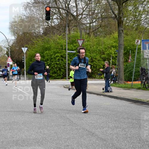 12.04.2026 - 45. Internationalen Wilhelmsburger Insellauf J. Mangold http://msf.ph/oto/9509059 12.04.2026 12:56:18 Ziel 5255, 4269, 3627, 5133, 5680, 4545, 5101, 4261, 4933, 5131, 5184, 5446, 4859, 5729, 5446, 4859, 5729, 5134, 3620, 4848, 5410, 4168, 4921, 4922, 4237, 5094, 4835, 4835, 5141, 5549, 5163, 5147, 3600, 2491 meine-sportfotos.de