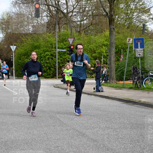 12.04.2026 - 45. Internationalen Wilhelmsburger Insellauf J. Mangold http://msf.ph/oto/9509062 12.04.2026 12:56:18 Ziel 5255, 4269, 3627, 5133, 5680, 4545, 5101, 4261, 4933, 5131, 5184, 5446, 4859, 5729, 5446, 4859, 5729, 5134, 3620, 4848, 5410, 4168, 4921, 4922, 4237, 5094, 4835, 4835, 5141, 5549, 5163, 5147, 3600, 2491 meine-sportfotos.de