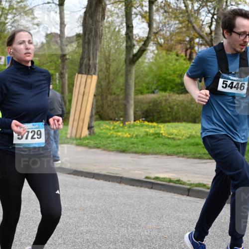12.04.2026 - 45. Internationalen Wilhelmsburger Insellauf J. Mangold http://msf.ph/oto/9509076 12.04.2026 12:56:21 Ziel 4269, 3627, 5133, 5680, 4545, 5101, 4261, 4933, 5131, 5184, 5446, 4859, 5729, 5134, 3620, 3620, 4848, 5410, 4168, 4921, 4922, 4237, 5094, 4835, 5141, 5549, 5163, 5147, 3600, 2491, 3985 meine-sportfotos.de